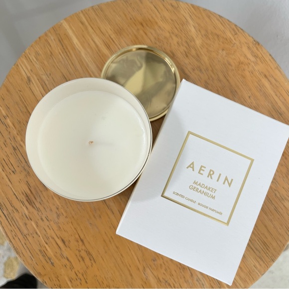 AERIN 9.5 oz Geranium Scented Candle with gold lid in original box - Picture 4 of 6